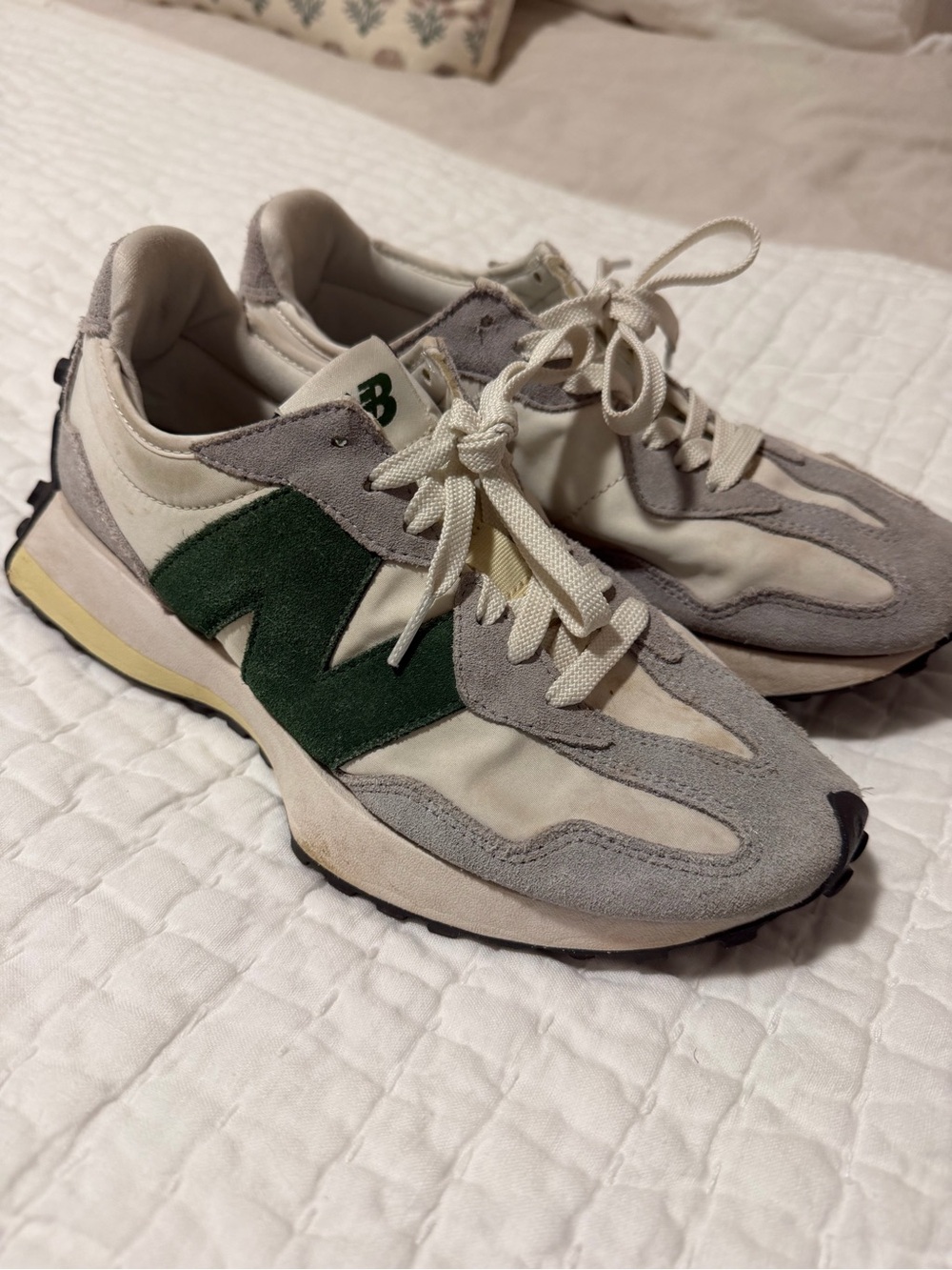 New Balance 327 Green & Gray Retro Runner Sneakers